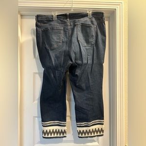 Crown & Ivy Cropped Jeans